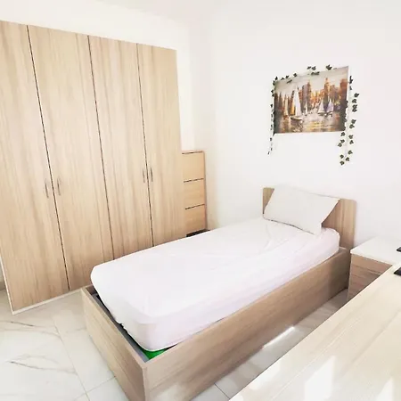 8 Delphi Court * 세인트폴스베이