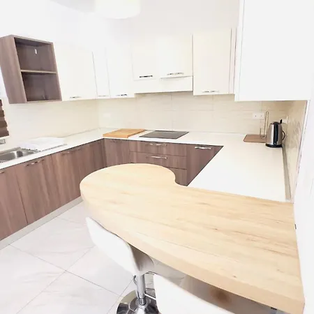 아파트 8 Delphi Court *
