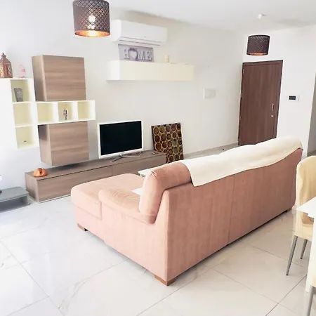 8 Delphi Court 세인트폴스베이