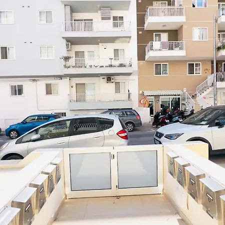 8 Delphi Court * 세인트폴스베이