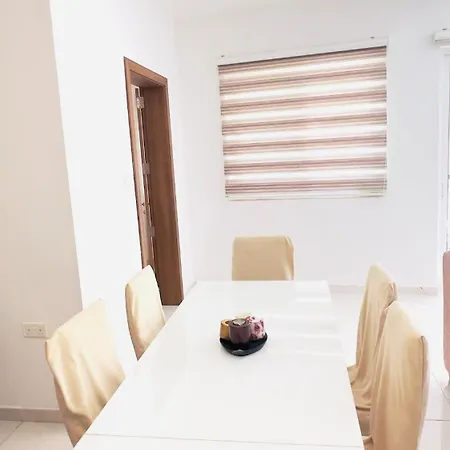 8 Delphi Court