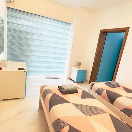 아파트 8 Delphi Court *
