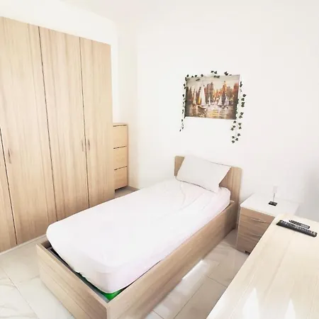 8 Delphi Court 아파트 *