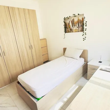 아파트 8 Delphi Court *