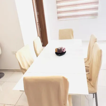 8 Delphi Court 세인트폴스베이