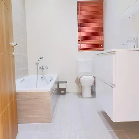 아파트 8 Delphi Court *