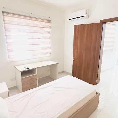 아파트 8 Delphi Court *
