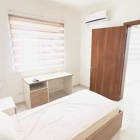 8 Delphi Court *
