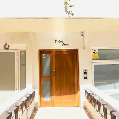 아파트 8 Delphi Court