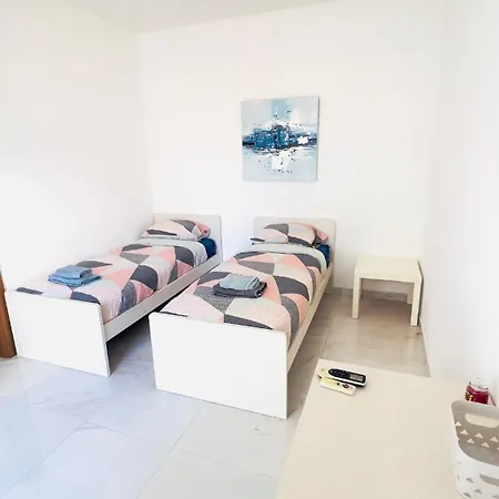 8 Delphi Court 세인트폴스베이