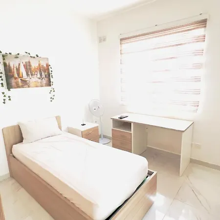 8 Delphi Court