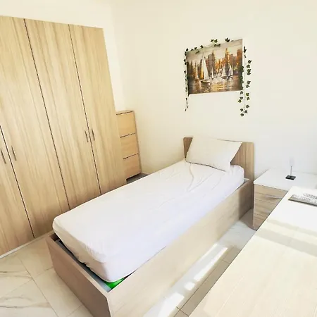 아파트 8 Delphi Court *