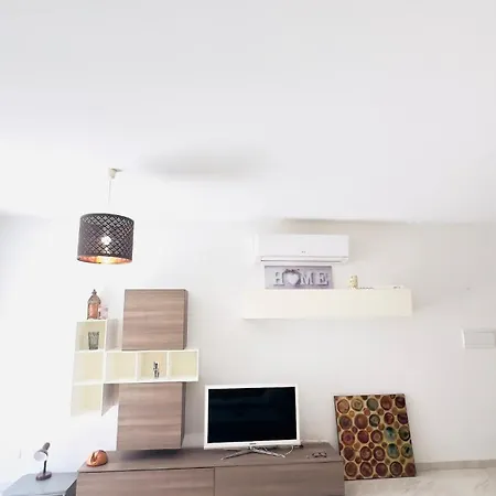 8 Delphi Court *