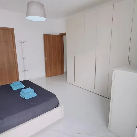 8 Delphi Court 아파트 세인트폴스베이