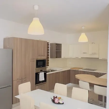 아파트 8 Delphi Court