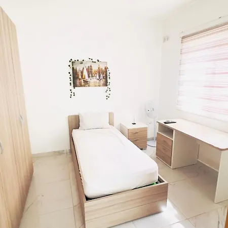 8 Delphi Court