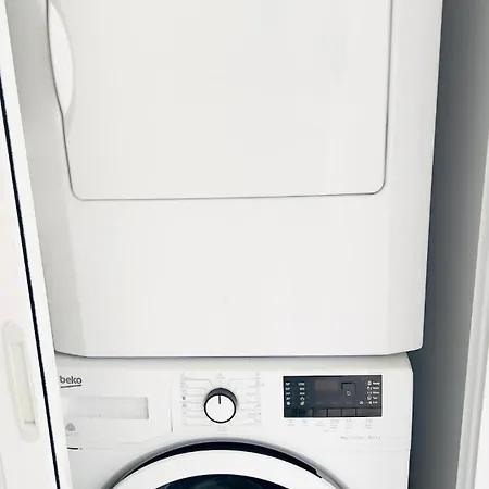 아파트 8 Delphi Court *