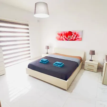 아파트 8 Delphi Court