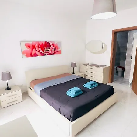 아파트 8 Delphi Court